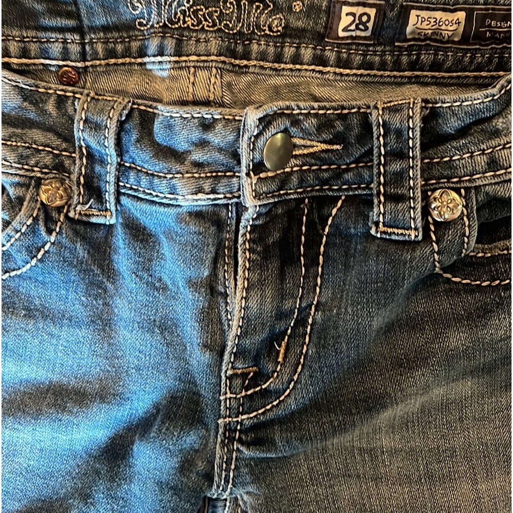 Miss Me jeans size 28.